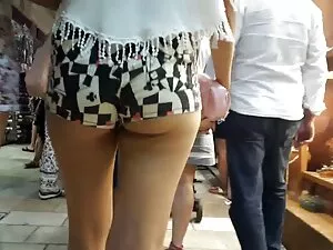 Británica tetona Ale ...